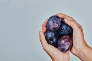 Доктор Павлова назвала фрукт, способный замедлить старение и улучшить память