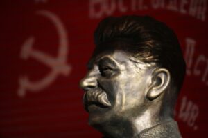 Памятник Сталину в центре Волгограда обсуждают горожане