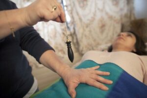 Лжецелительницы забрали у 46-летней волгоградки деньги и золото