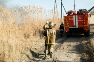 Под Волгоградом при тушении сена обгорел 43-летний мужчина