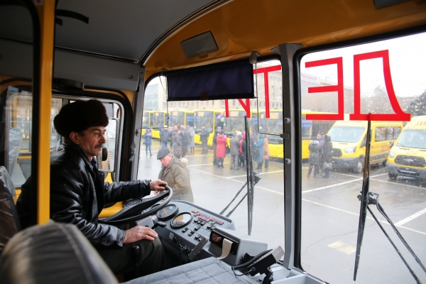 85 новых автобусов передали школам Волгоградского региона