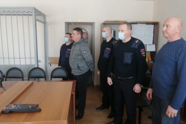 Экс-руководителей Фроловского района осудили за взятку