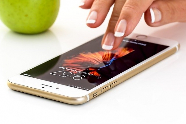 В России дистанционно меняют старые iPhone на новые