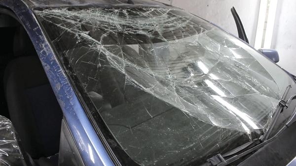 Двум жителям Волжского грозит до 2 лет лишения свободы за повреждение машин