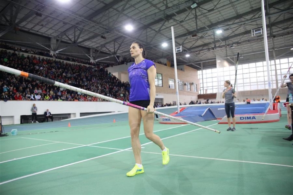 В Волгограде Королева высоты отложила выход из-за травмы