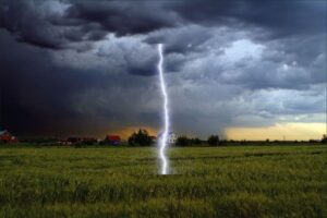 В Урюпинском районе пастуха убил удар молнии