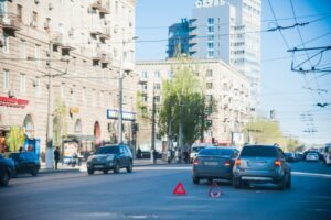 Четыре человека пострадали при столкновении маршрутки и троллейбуса в Волгограде