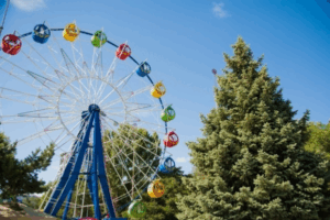В центре Волгограда началось благоустройство городского сада
