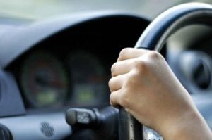 В Волгограде водитель маршрутки решил скрыть ДТП и сообщил об угоне