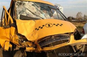 На юге Волгограда столкнулись две маршрутки: двое пострадавших