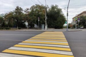 В Волгоградской области обновляют подъездные дороги возле школ и вузов