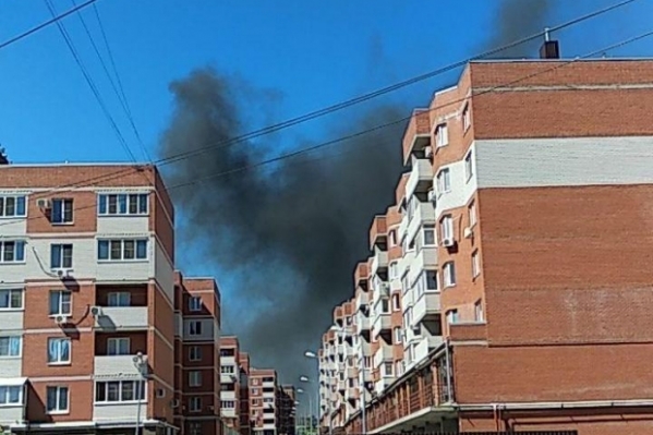 Волгоградцы заметили столб черного дыма в районе ЖК