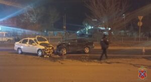 Полиция разыскивает водителя, сбежавшего с места ДТП в Волгограде