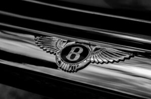 Волгоградец лишился Bentley из-за долгов по налогам и штрафам
