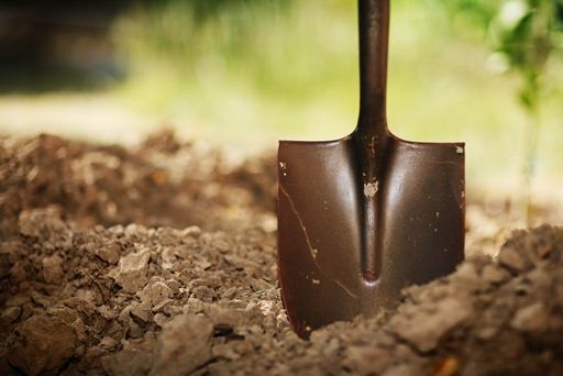 Двое волгоградцев заживо похоронили собутыльника в подвале частного дома