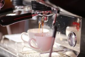 Бодрость в стакане: как сделать кофе вкуснее без добавок