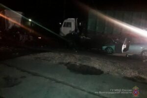 В жутком ДТП на юге Волгограда погибли два человека