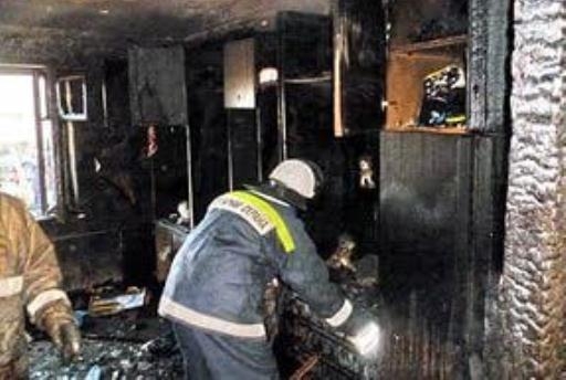 В Камышине из-за пожара в квартире эвакуировали 10 человек