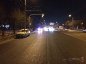 На юге Волгограда в ДТП пострадала молодая женщина