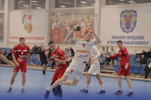 Волгоградский «Каустик» провел два контрольных матча в Минске