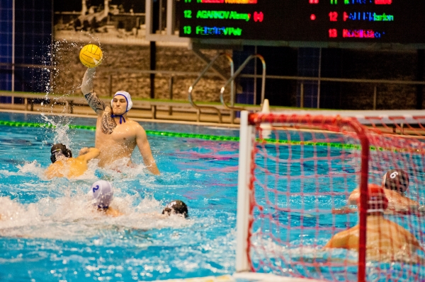 Волгоградские ватерполисты не преодолели венгерский барьер