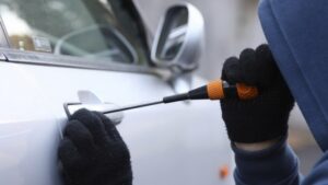 В Михайловском районе парень угнал Mercedes, чтобы доехать до дома