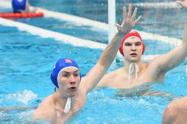 Молодые волгоградские ватерполисты уступили москвичам