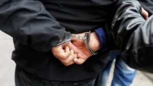 Агрессивный волгоградец ударил полицейского