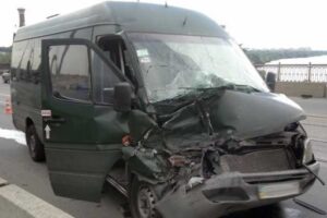 Под Волгоградом автобус совершил тройное ДТП: есть пострадавшие