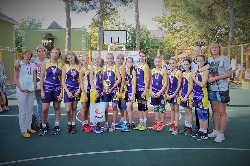 Юные баскетболистки из Волгограда стали бронзовыми призёрами первенства России