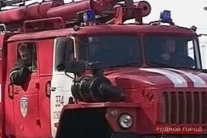 Женщина погибла в обрушившемся при пожаре доме под Волгоградом