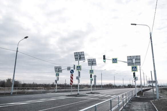 В Волгограде подрядчики обновляют дорожную разметку