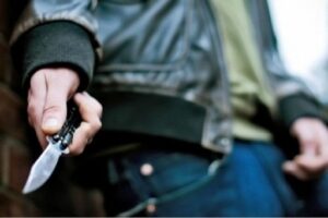 В Суровикино двое несовершеннолетних ограбили 15-летнего знакомого