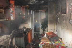 В Волгограде кухня была полностью уничтожена огнём из-за газовой плиты