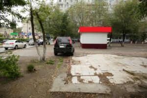 В Волжском снесут незаконный киоск и аптеку