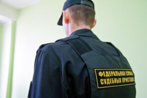 Житель Волгоградской области ударил пристава и получил срок