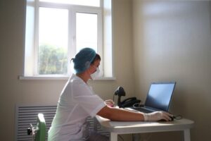 В Волгоградской области ожидается ранняя активность клещей