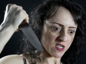 Пьяная камышанка 25 раз ударила ножом собутыльника
