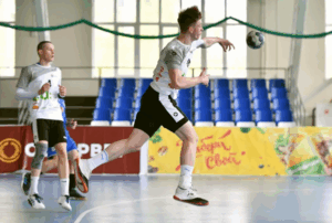 Волгоградские гандболисты снова обыграли питерцев