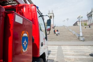 В Волгограде при пожаре в четырехэтажном доме пострадала женщина