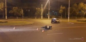 В Волгограде «Лада» столкнулась с мотоциклом: двое пострадавших