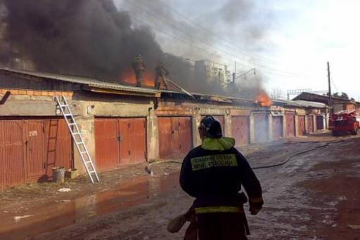 В Волгограде неизвестные сожгли гараж в ГСК