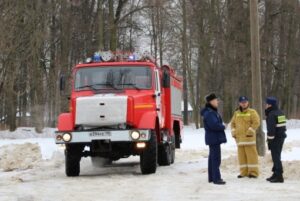 В Дубовке из-за короткого замыкания сгорел «Форд Фиеста»