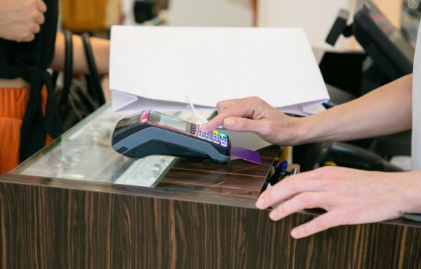 В Волгограде 55% жителей поддержали запрет продажи сигарет будущим поколениям