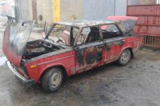 В Волжском из-за неисправности сгорел «ВАЗ-2106»