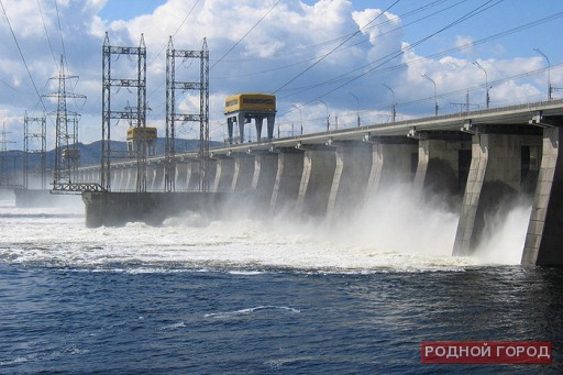 Мужчина спрыгнул с Волжской ГЭС после разговора по телефону