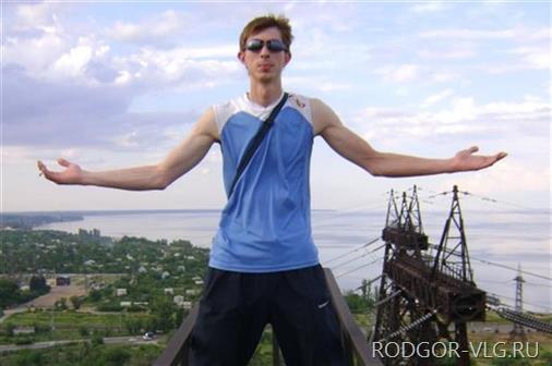 В Волгограде 22-летний парень повесился на высоте 75 метров