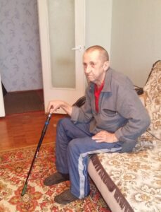 Волгоградец боится лишиться ноги, но не может лечиться