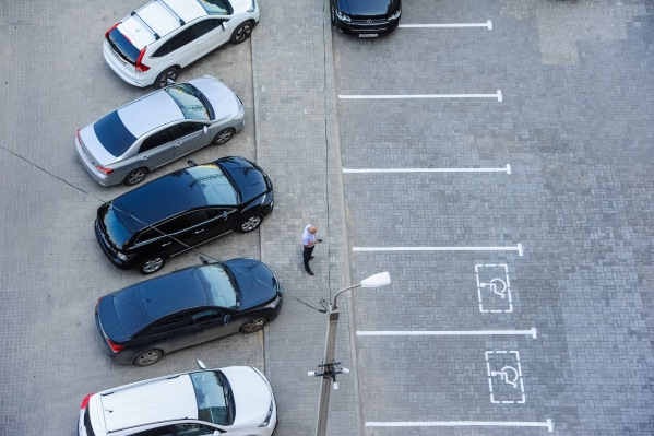 С улиц и дворов Волгограда начнут эвакуировать автохлам