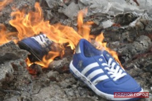 40-летний волгоградец сжёг одежду 25-летней жены из-за ревности